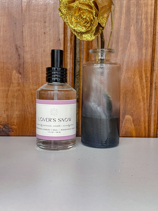 Lover's Snow Room Spray (4oz)